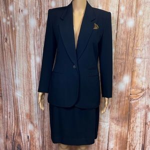 Petite Sophisticate Shadow Striped Skirt Suut